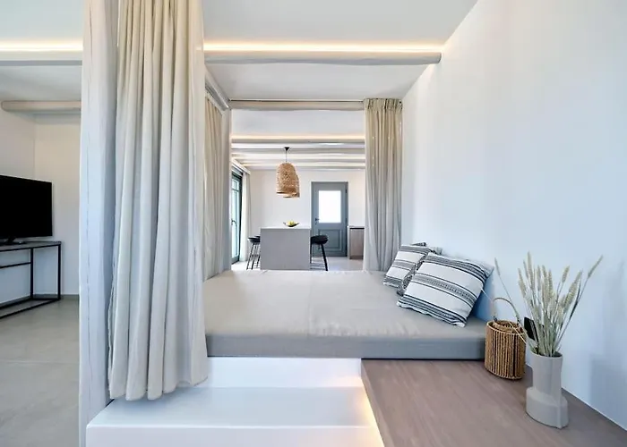 Sol Cielo Paros Naousa